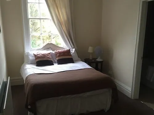 The Weir Hotel Walton-on-Thames