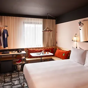 https://the-re-london-hotel.cambridgehotelsuk.com