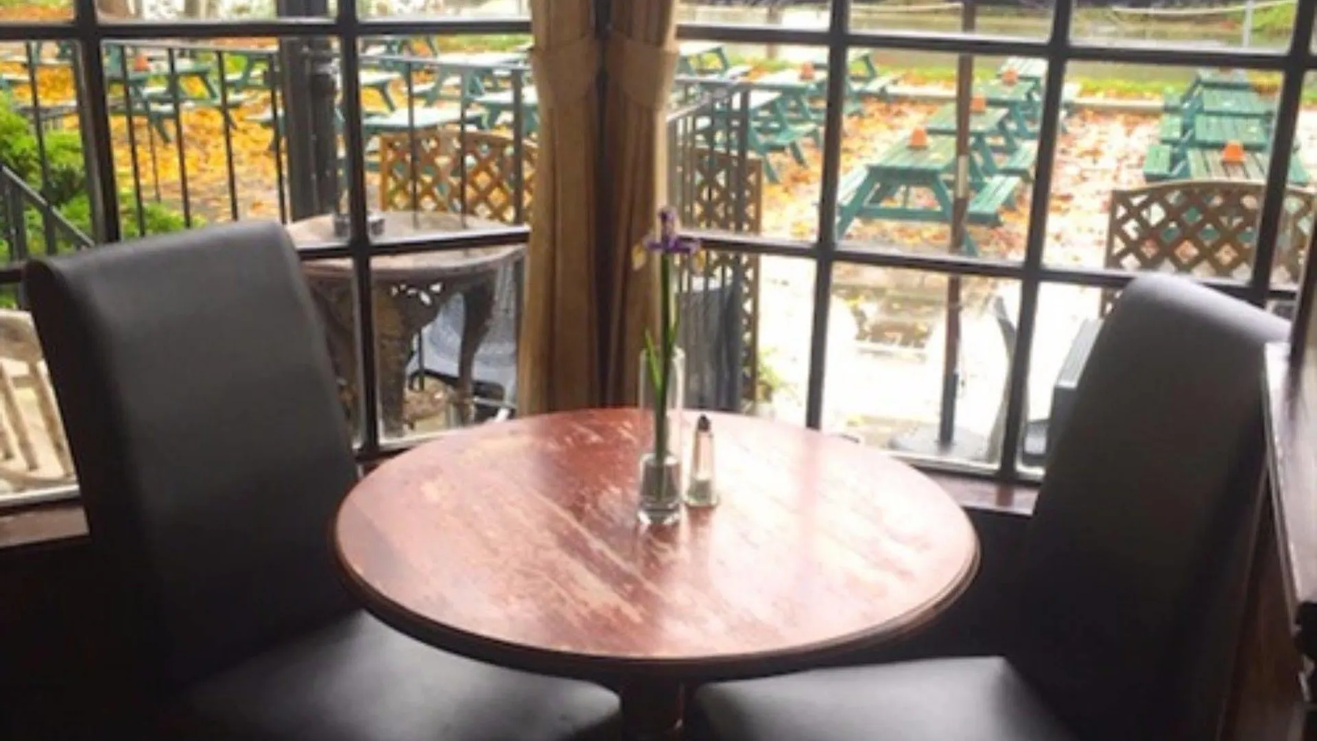 The Weir Hotel Walton-on-Thames