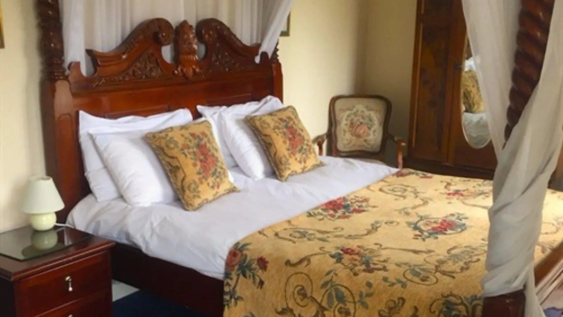 The Weir Hotel Walton-on-Thames 3*,  United Kingdom