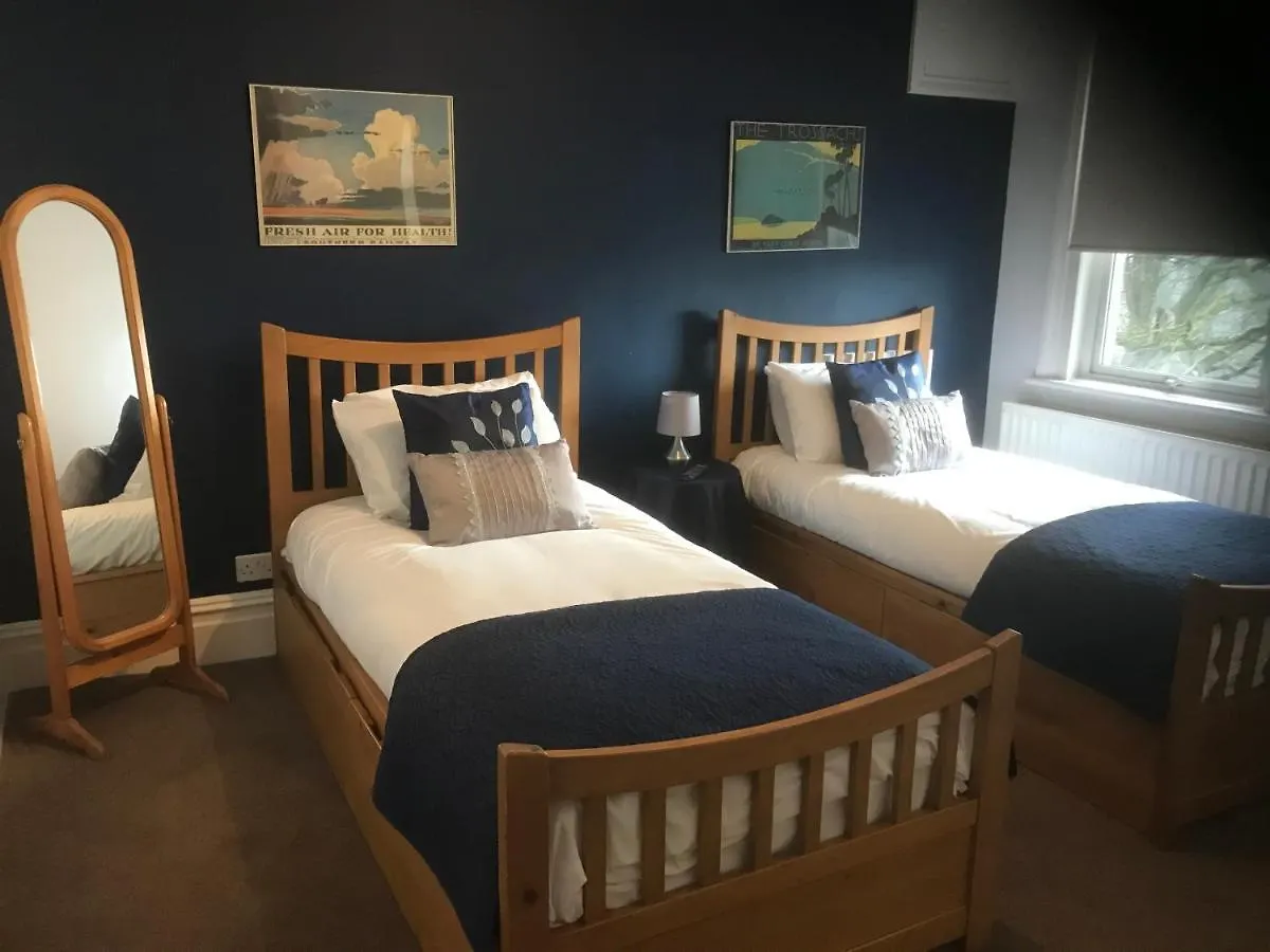 ***  The Weir Hotel ウォルトン・オン・テムズ イギリス